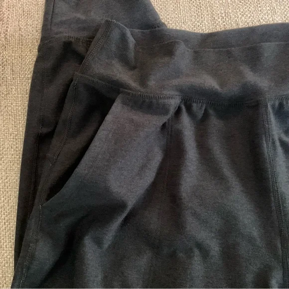 Old Navy Black Women's Joggers size M. - Picture 7 of 9